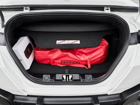 Used 2024 Ferrari Roma Spider image 20