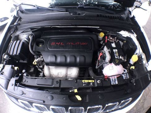 Used 2020 Jeep Renegade Latitude image 11