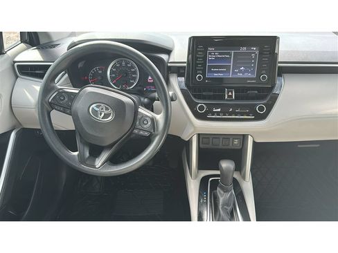 Used 2022 Toyota Corolla Cross L FWD image 19