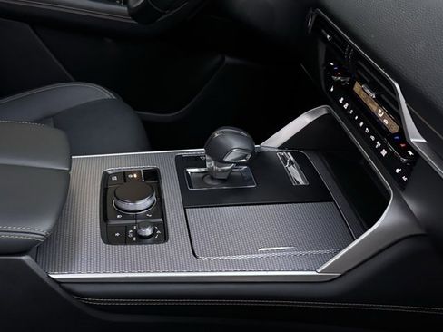 Used 2024 MAZDA CX-90 3.3 Turbo w/ Premium Package image 16