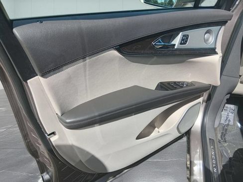 Certified 2023 Lincoln Nautilus AWD w/ Premium Package image 14