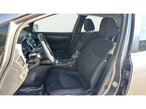 Used 2025 Nissan Leaf S FWD image 11