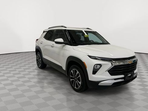 Certified 2025 Chevrolet TrailBlazer LT AWD/4WD image 12