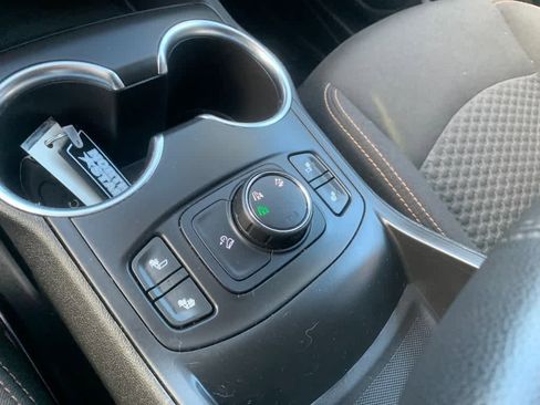 Used 2018 GMC Terrain SLE w/ Driver Convenience Package image 24