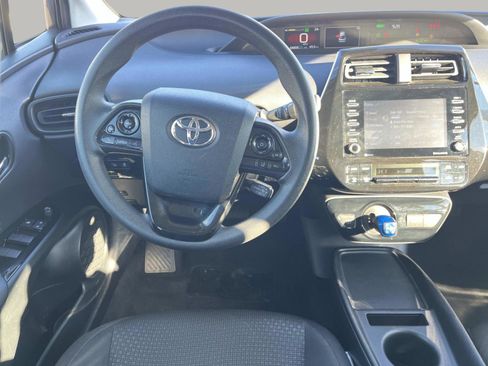 Used 2022 Toyota Prius L Eco image 12
