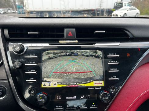 Used 2020 Toyota Camry XSE image 16