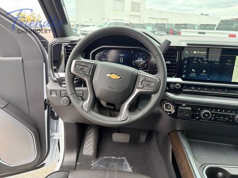 New 2026 Chevrolet Silverado 3500 High Country w/ High Country Premium Package AWD/4WD image 25