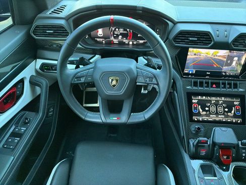 Used 2024 Lamborghini Urus S AWD/4WD image 13