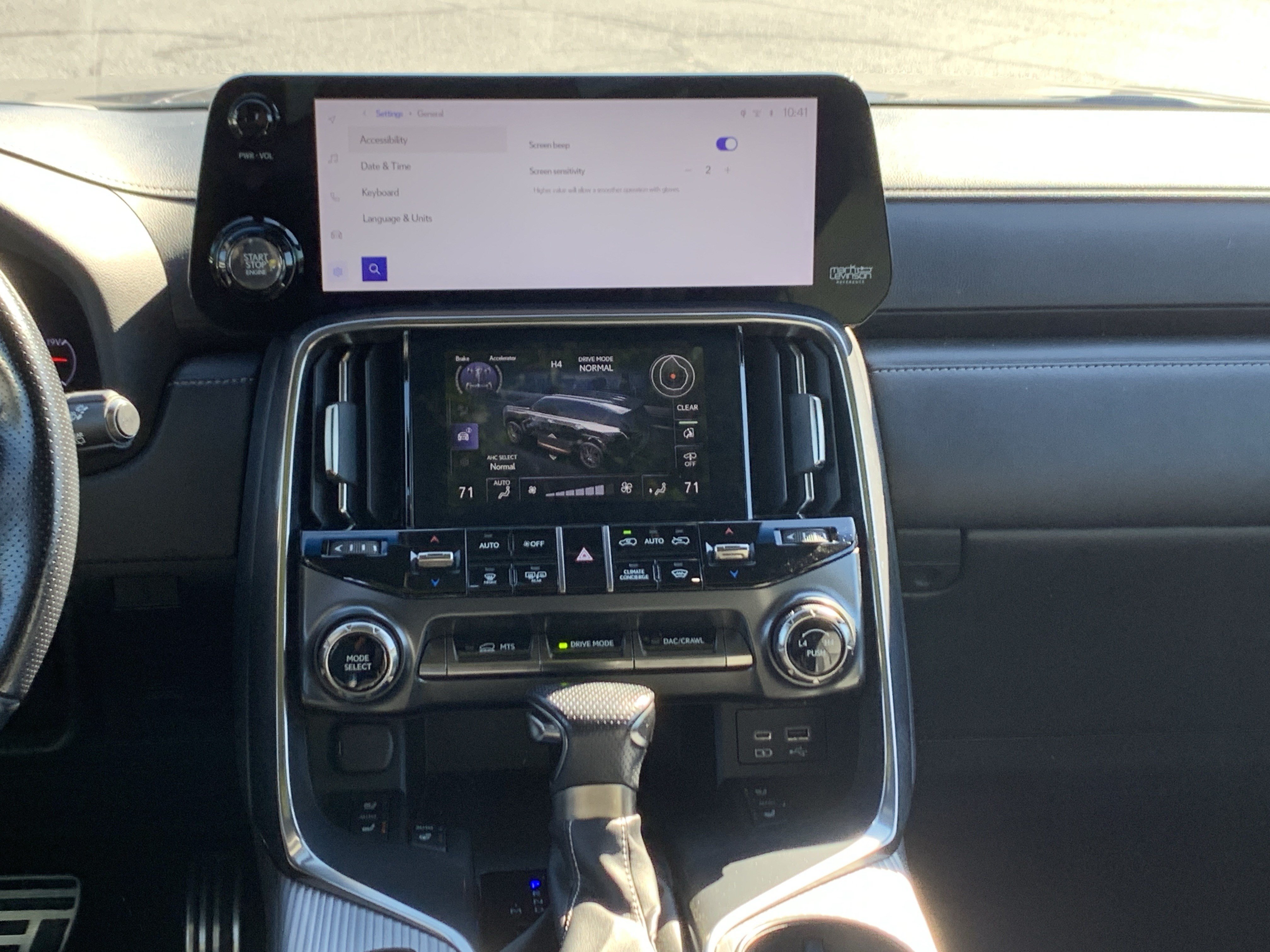 Used 2022 Lexus LX 600 F Sport w/ Accessory Package (Z1) AWD/4WD image 31