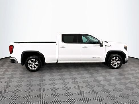 Used 2023 GMC Sierra 1500 SLE w/ X31 Off-Road Package AWD/4WD image 8