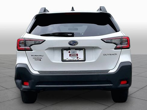 Used 2023 Subaru Outback Premium AWD/4WD image 5