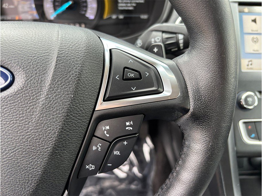 Used 2018 Ford Fusion SE w/ Equipment Group 201A FWD image 22