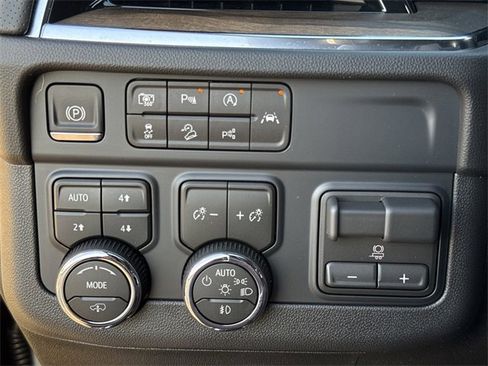 New 2026 Chevrolet Suburban High Country image 21