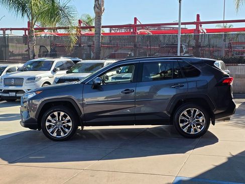 Used 2020 Toyota RAV4 XLE Premium image 11