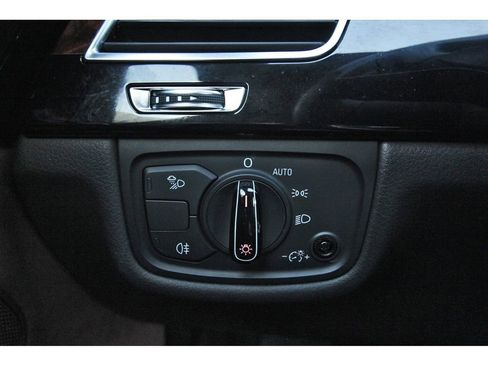 Used 2014 Audi A8 L 3.0T w/ Luxury Package image 20