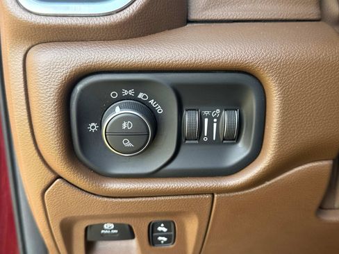 Certified 2022 RAM 1500 Laramie image 31