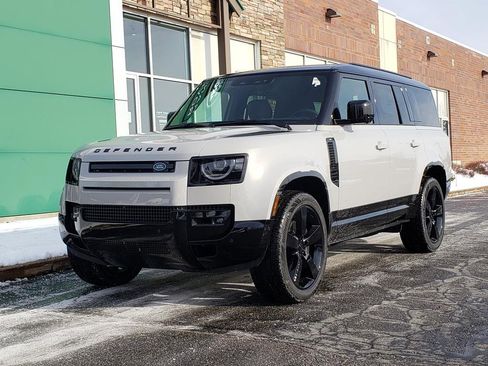 New 2026 Land Rover Defender 130 X-Dynamic SE image 1