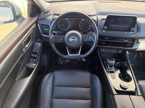 Used 2023 Nissan Rogue SV w/ SV Premium B Package image 10