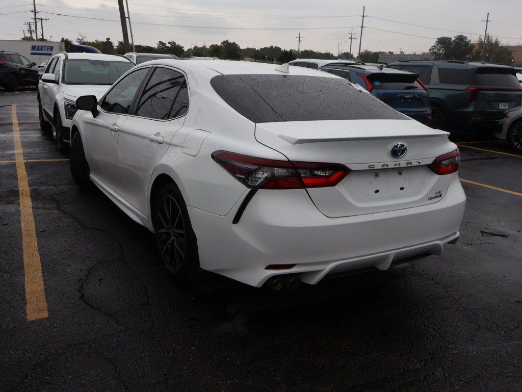 Used 2024 Toyota Camry SE FWD image 11