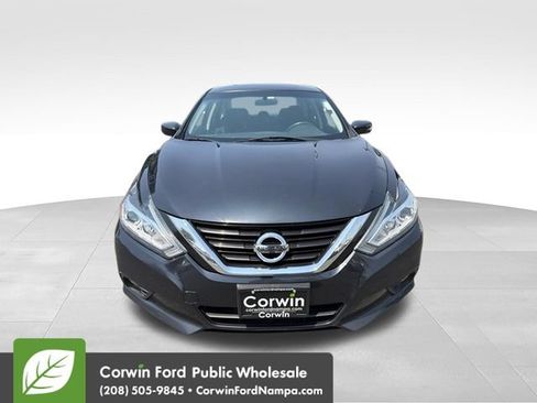 Used 2018 Nissan Altima 2.5 SV FWD image 2