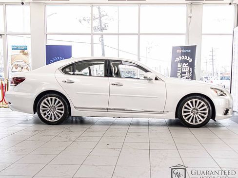 Used 2017 Lexus LS 460 AWD w/ Comfort Package image 9