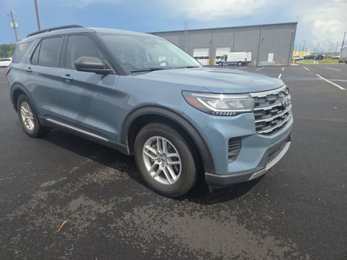 Used 2025 Ford Explorer Active RWD image 21
