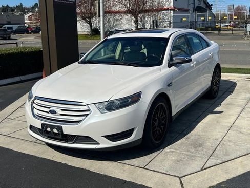 Used 2016 Ford Taurus Limited w/ Equipment Group 301A image 5