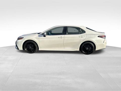 Used 2023 Toyota Camry XSE image 4