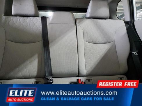 Used 2024 Toyota Corolla Cross L image 20