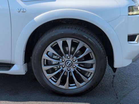 Used 2022 Nissan Armada Platinum w/ Captain's Chairs Package RWD image 10
