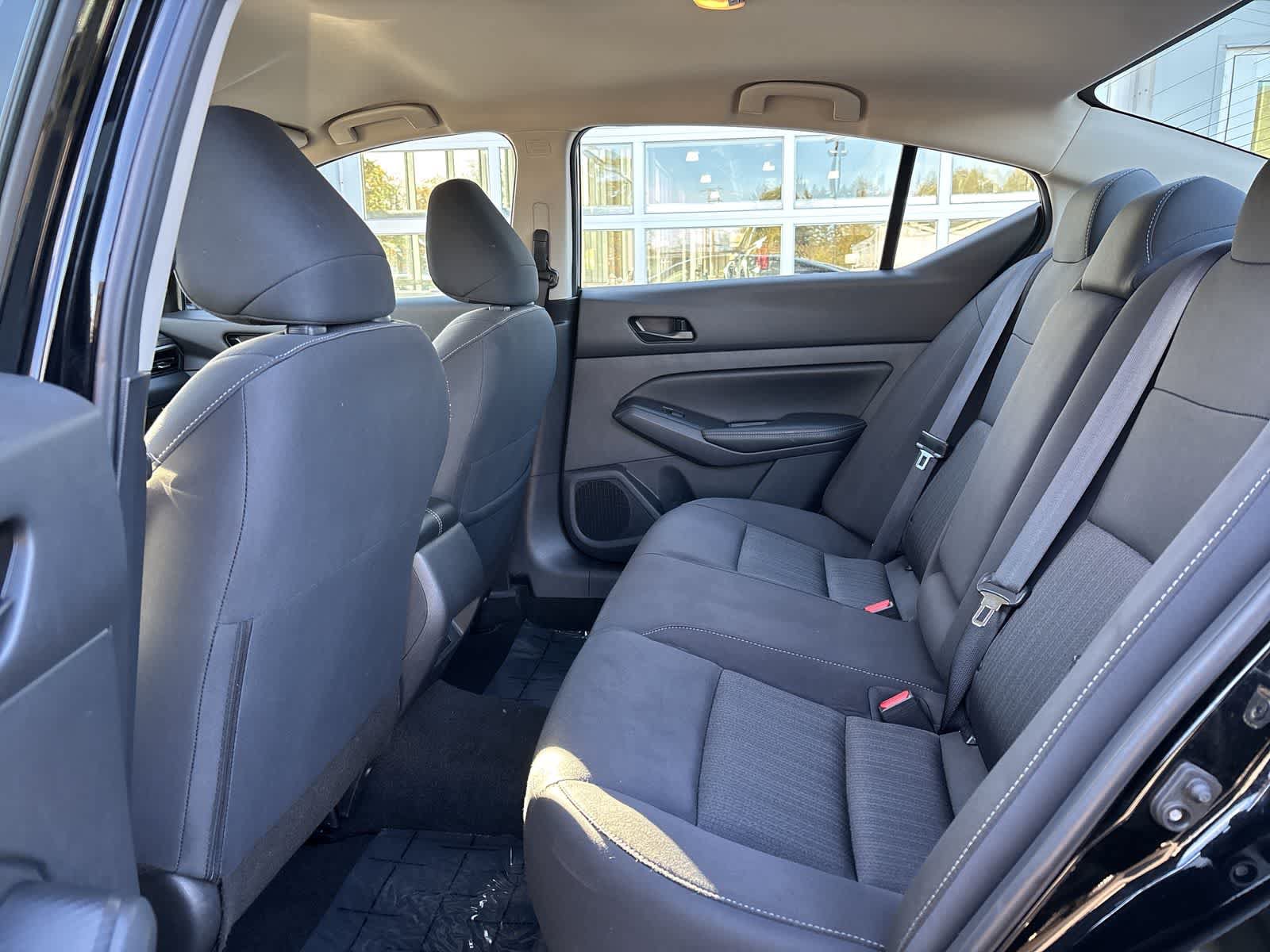 Used 2025 Nissan Altima 2.5 SV FWD image 7