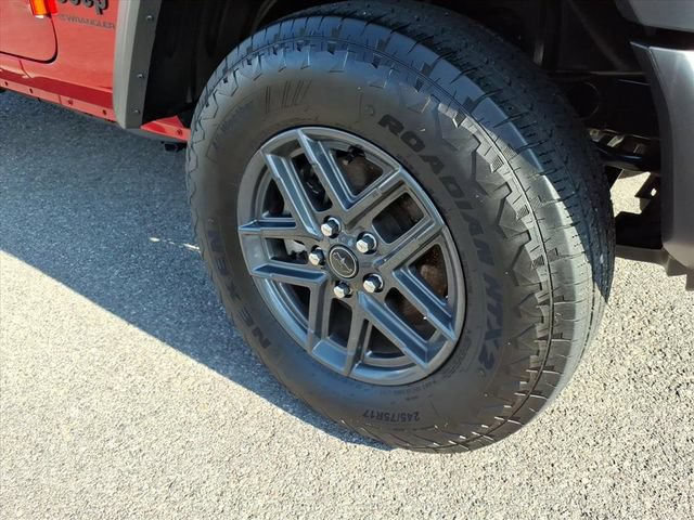Used 2025 Jeep Wrangler Sport AWD/4WD image 4