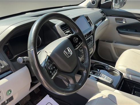 Used 2020 Honda Pilot Touring image 17
