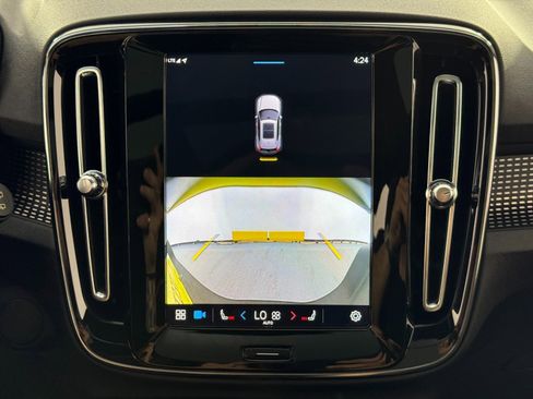 Used 2021 Volvo XC40 P8 Recharge w/ Advanced Package image 28