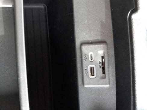 Used 2021 GMC Yukon SLE image 35