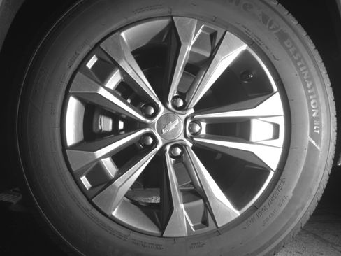 Used 2025 Chevrolet Equinox LT FWD image 12