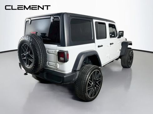 Used 2024 Jeep Wrangler Unlimited Sport AWD/4WD image 6