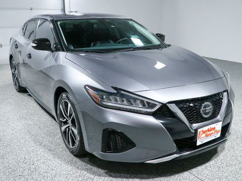 Used 2022 Nissan Maxima SV w/ Floor Mat Group FWD image 5