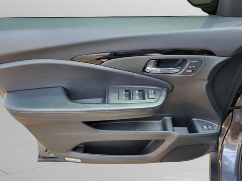 Certified 2019 Honda Pilot Elite image 23