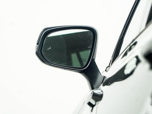 Used 2025 Toyota Highlander XSE AWD/4WD image 15
