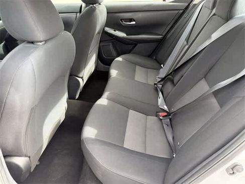 Used 2022 Nissan Sentra SV image 6