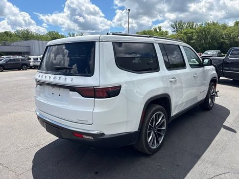 Used 2022 Jeep Wagoneer Series III w/ Premium Group I AWD/4WD image 8