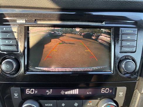 Used 2019 Nissan Rogue SV AWD/4WD image 34