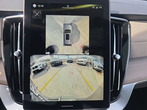 New 2026 Volvo XC90 B6 Plus w/ Protection Package Premier image 27