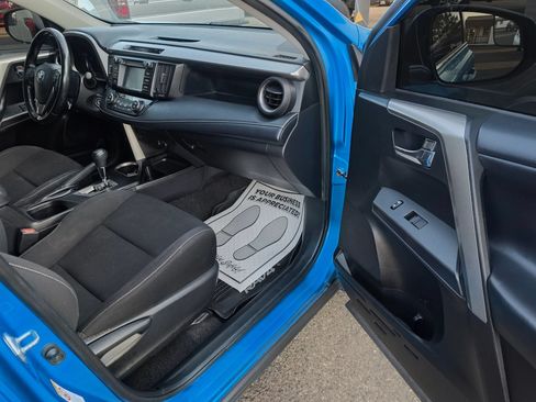 Used 2018 Toyota RAV4 XLE w/ All Weather Liner Package FWD image 16
