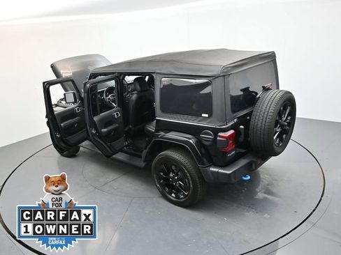 Used 2022 Jeep Wrangler Unlimited Sahara w/ Cold Weather Group image 41
