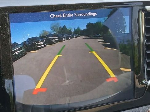 Used 2018 Chrysler Pacifica Limited FWD image 17