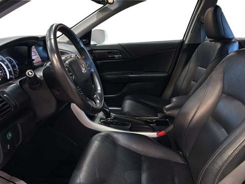 Used 2013 Honda Accord Touring image 18