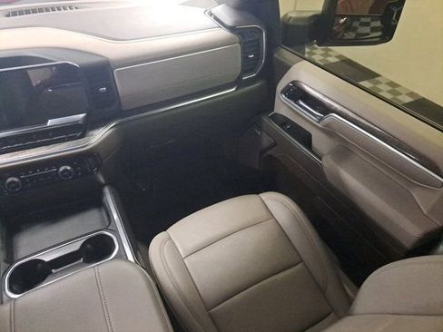 Used 2025 Chevrolet Silverado 2500 LTZ w/ LTZ Plus Package RWD image 18