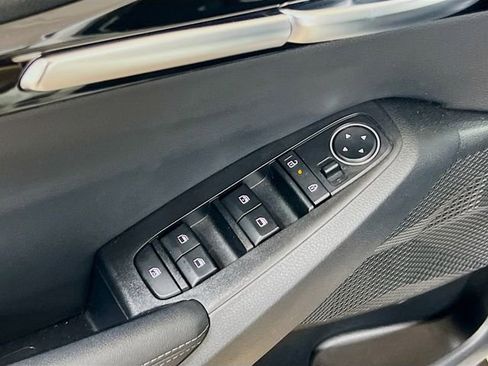 Certified 2025 Kia Seltos EX w/ EX Sunroof Package image 18